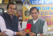 भारत शिक्षा रत्न से सम्मानित हुए सरस्वती विद्या मंदिर के प्रधानाचार्य डॉ. मनोज रयाल।